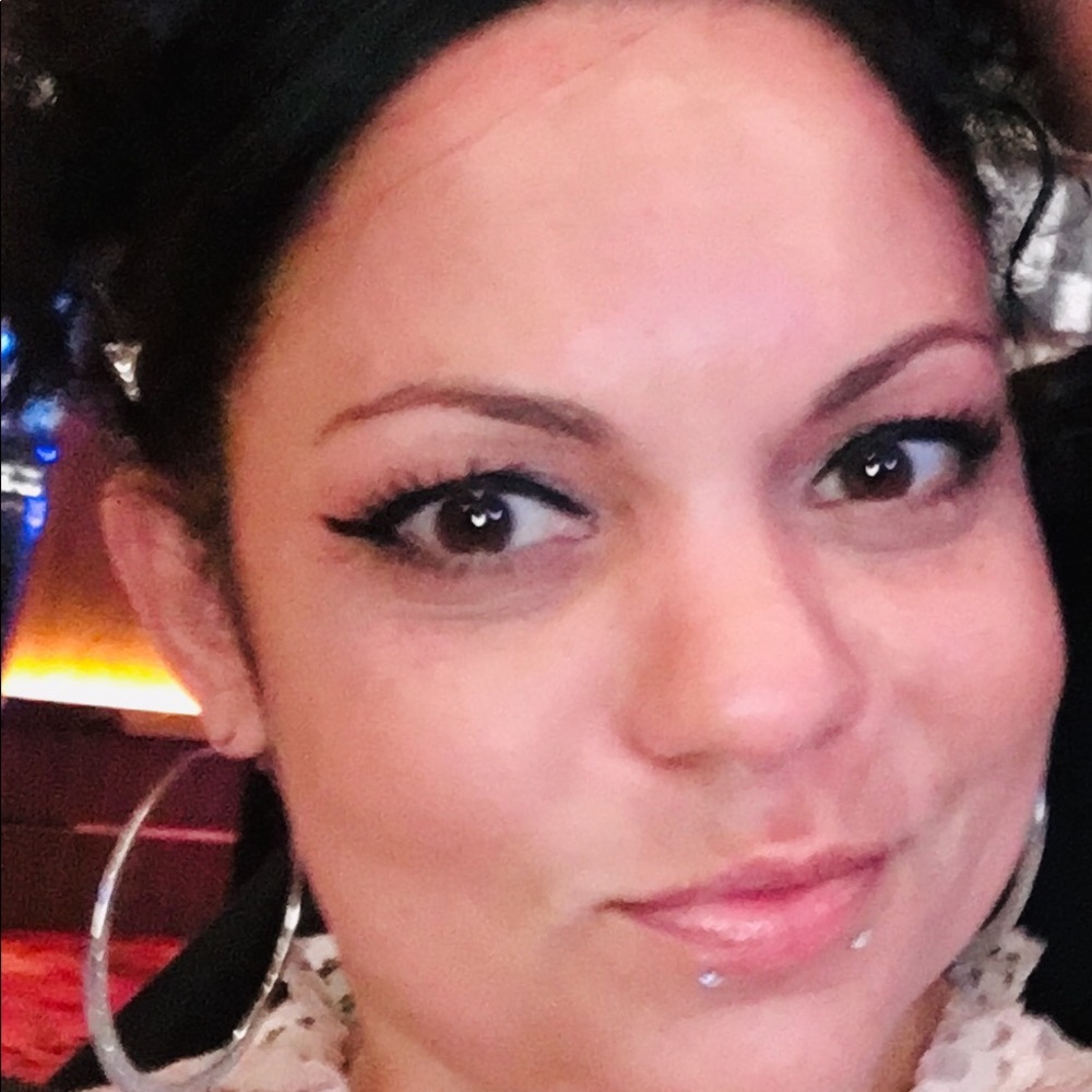 Meet your Posher, Kimberly